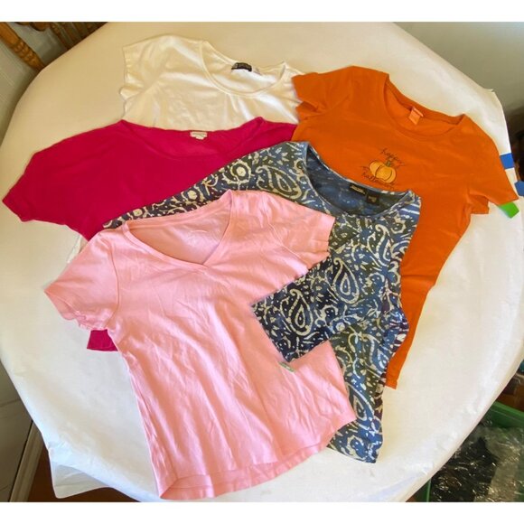 Lot Of 5 Womens Short Sleeve T-Shirts In Various Styles & Colors Sizes M & Petit - Picture 1 of 10